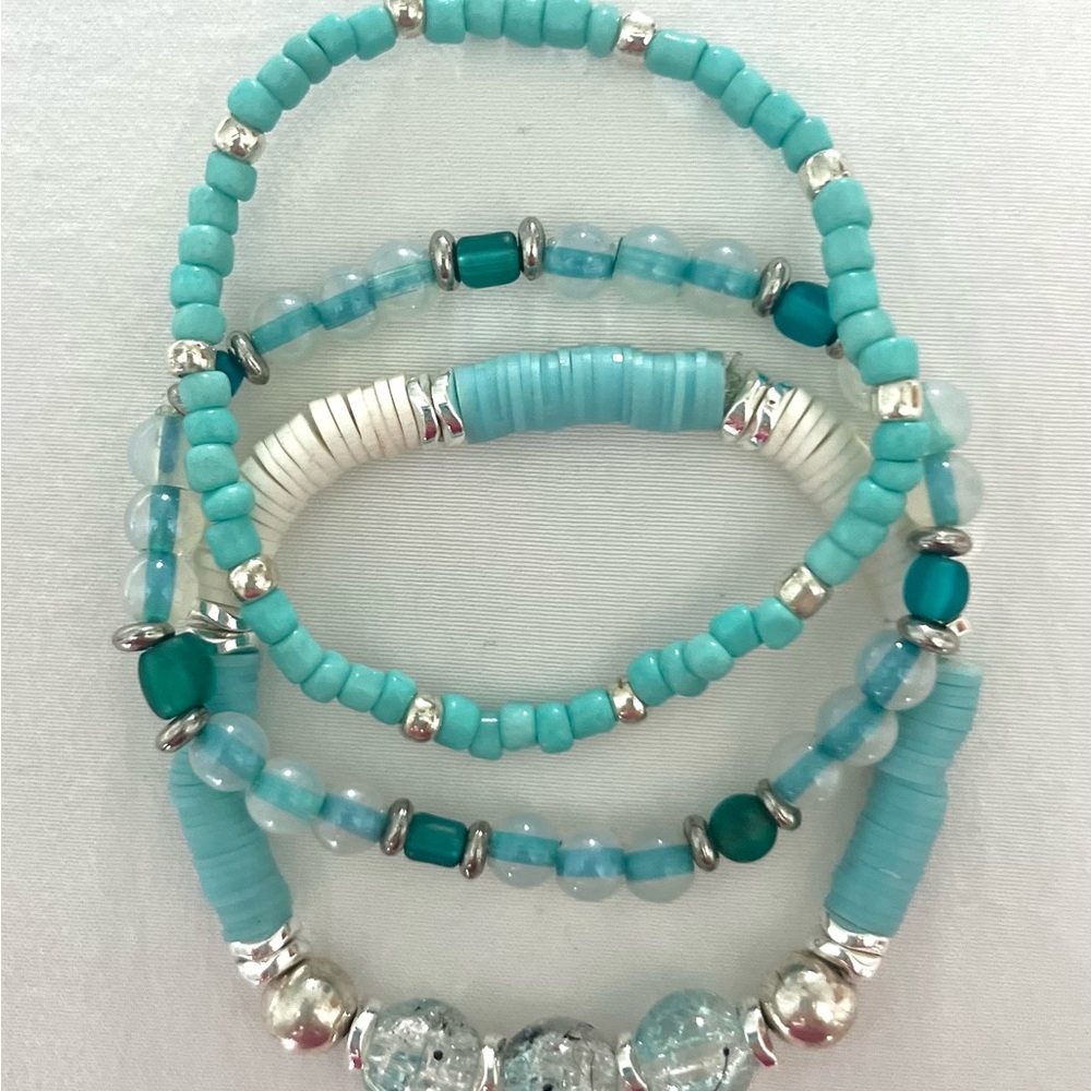 Handmade Turquoise Beaded Bracelet Set - Picture 5 of 5